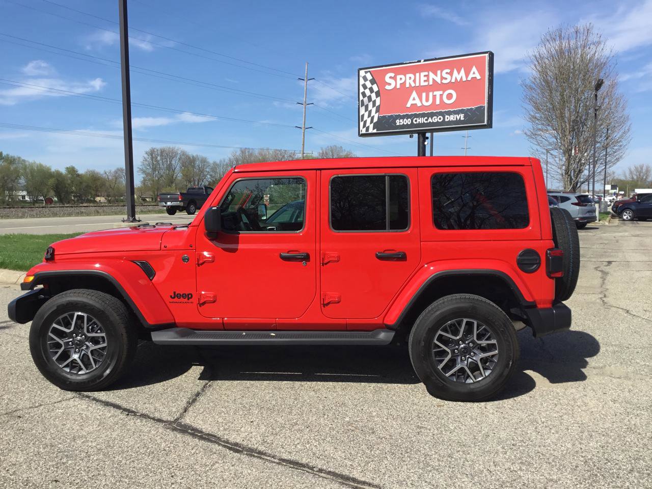 Used 2025 Jeep Wrangler Unlimited Sahara AWD/4WD image 11