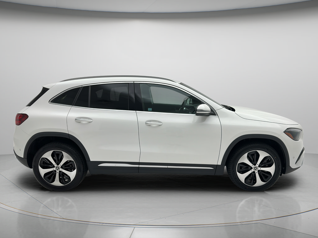 Used 2025 Mercedes-Benz GLA 250 4MATIC image 3