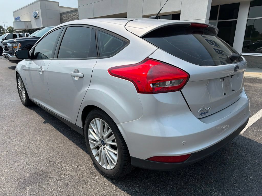 Used 2017 Ford Focus SEL FWD image 2