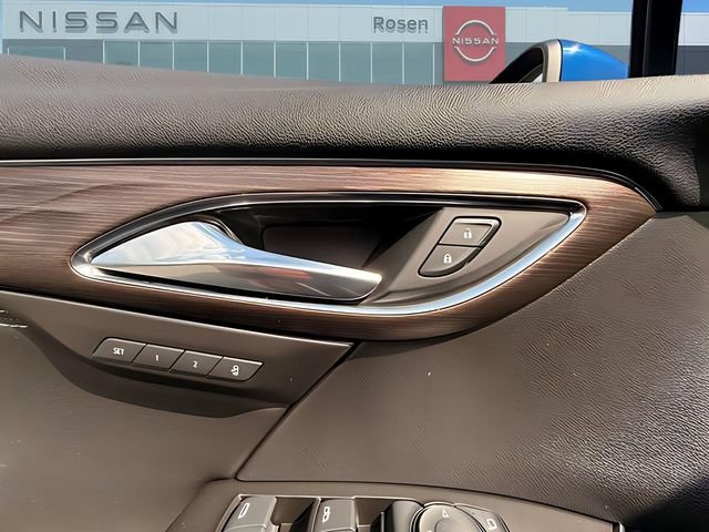 Used 2023 Buick Envision Avenir AWD/4WD image 10
