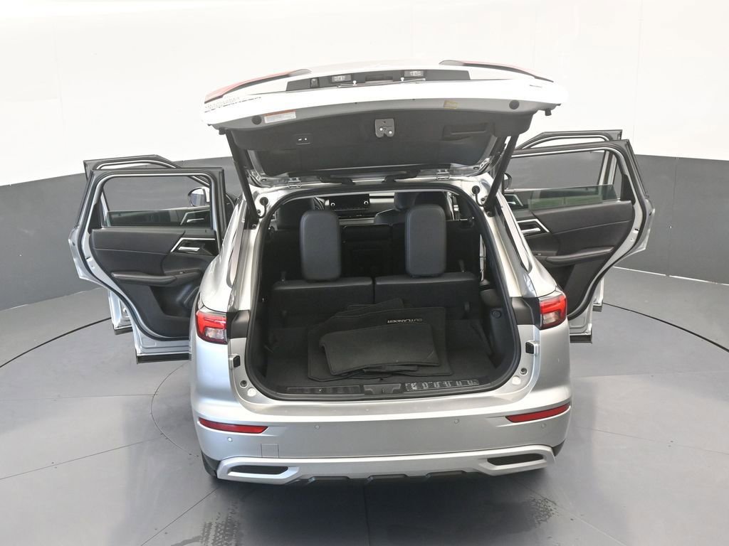 Used 2022 Mitsubishi Outlander SE image 78