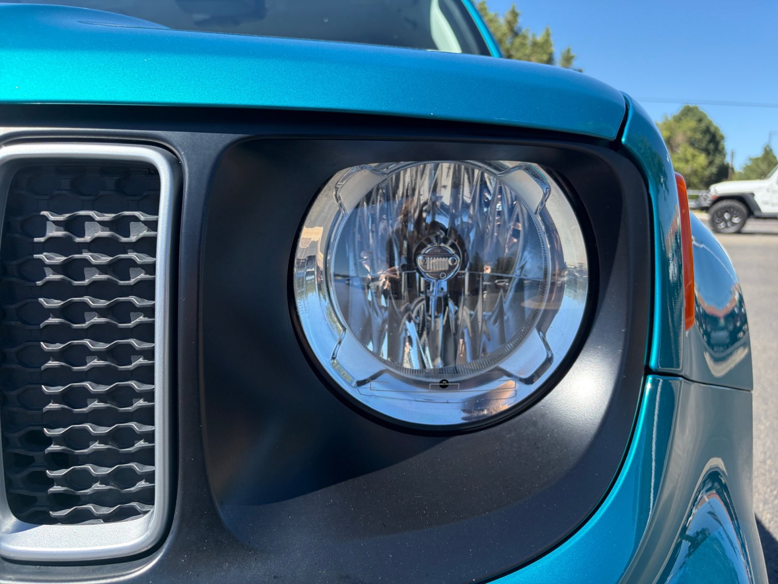 Used 2022 Jeep Renegade Latitude w/ Convenience Group AWD/4WD image 9