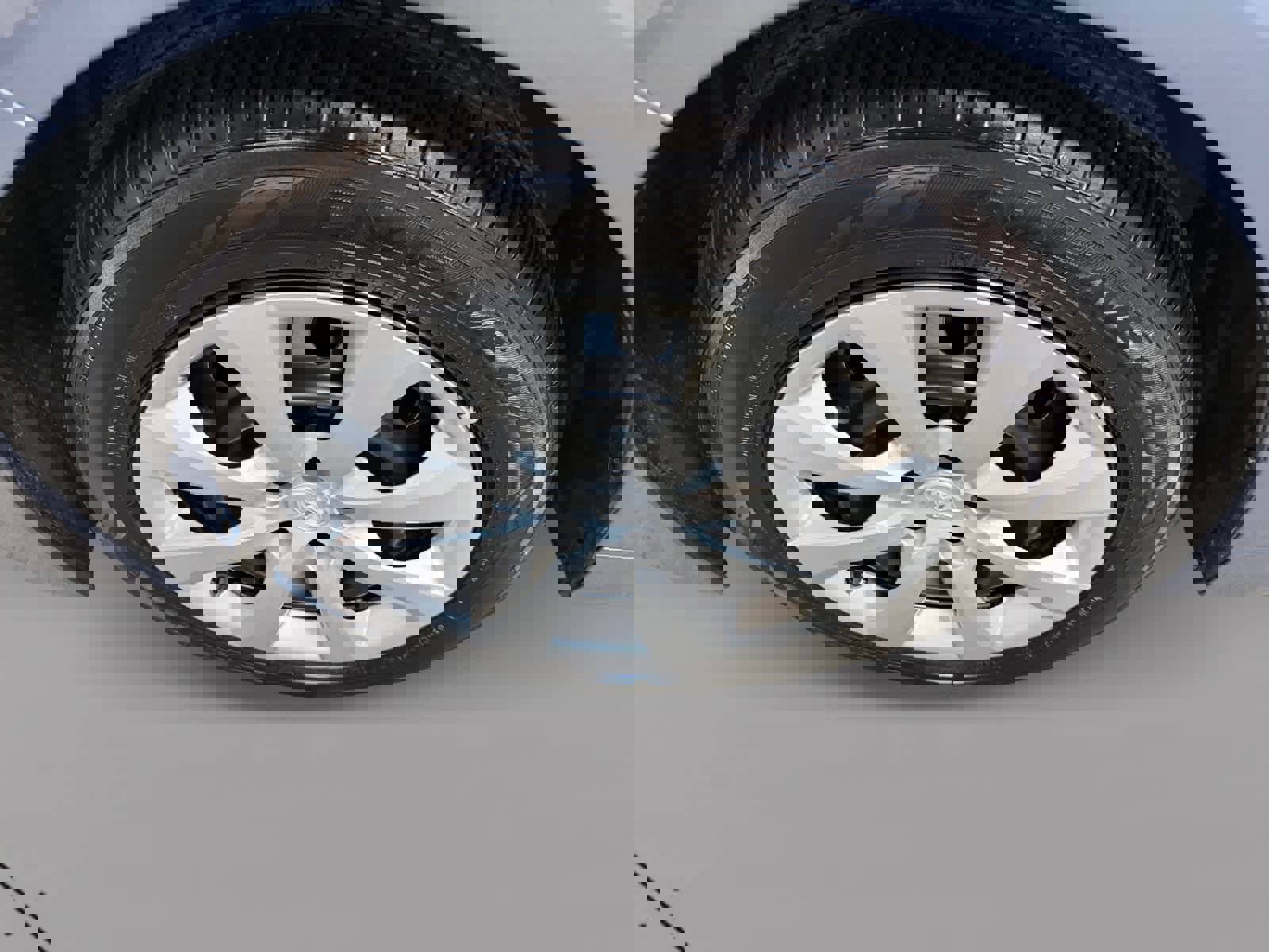 Used 2024 Toyota Corolla LE image 9