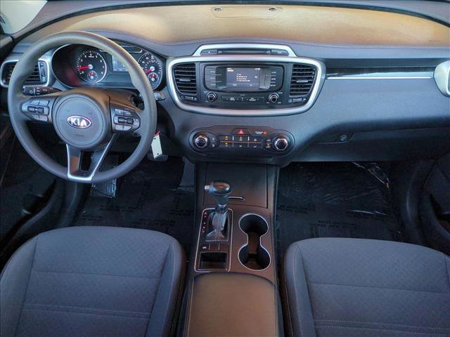 Used 2017 Kia Sorento FWD image 16
