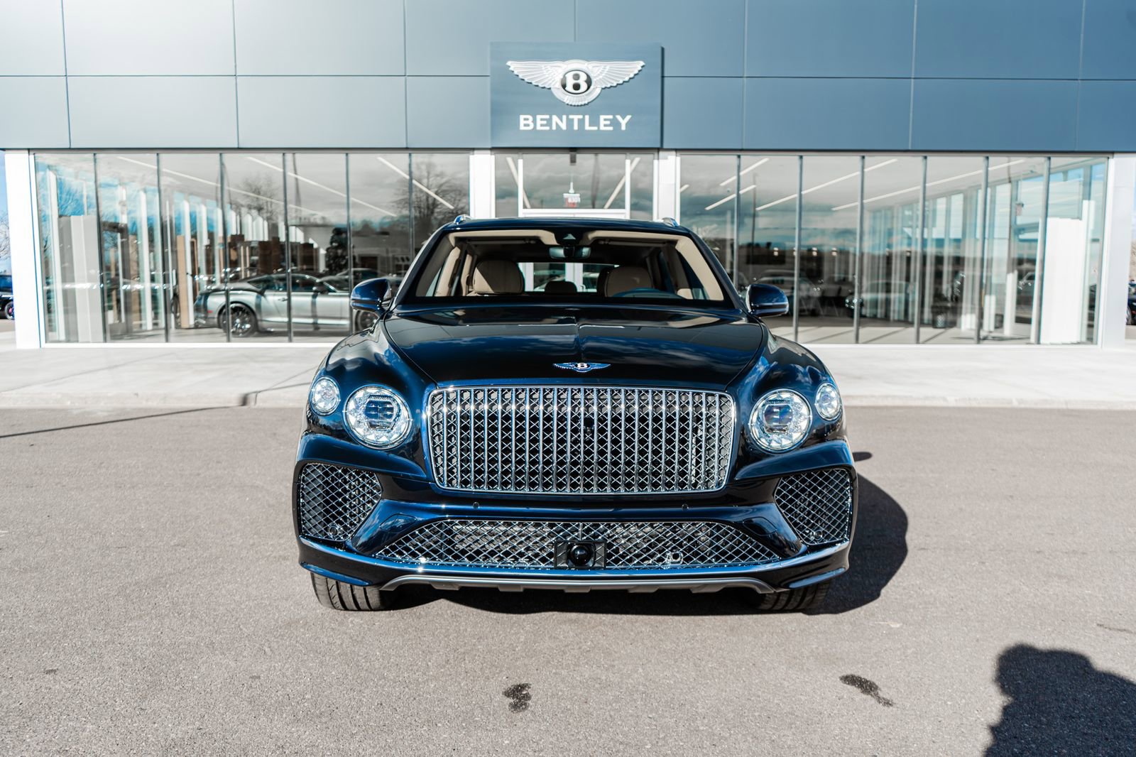 Used 2025 Bentley Bentayga image 21