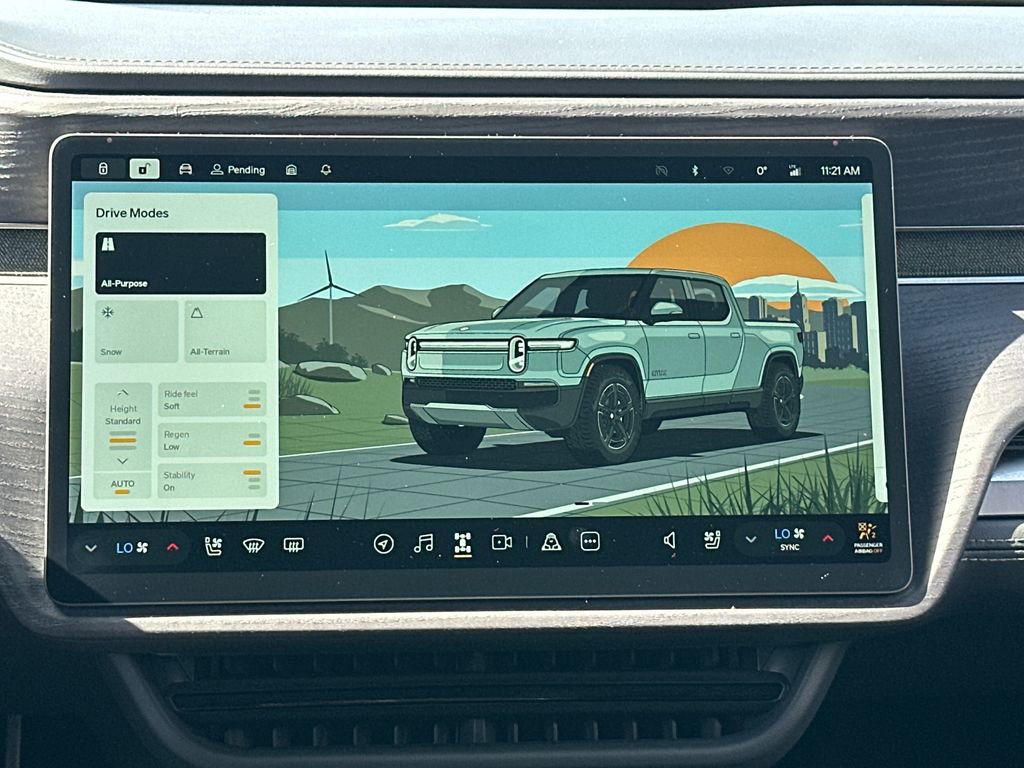 Used 2025 Rivian R1T Adventure image 15