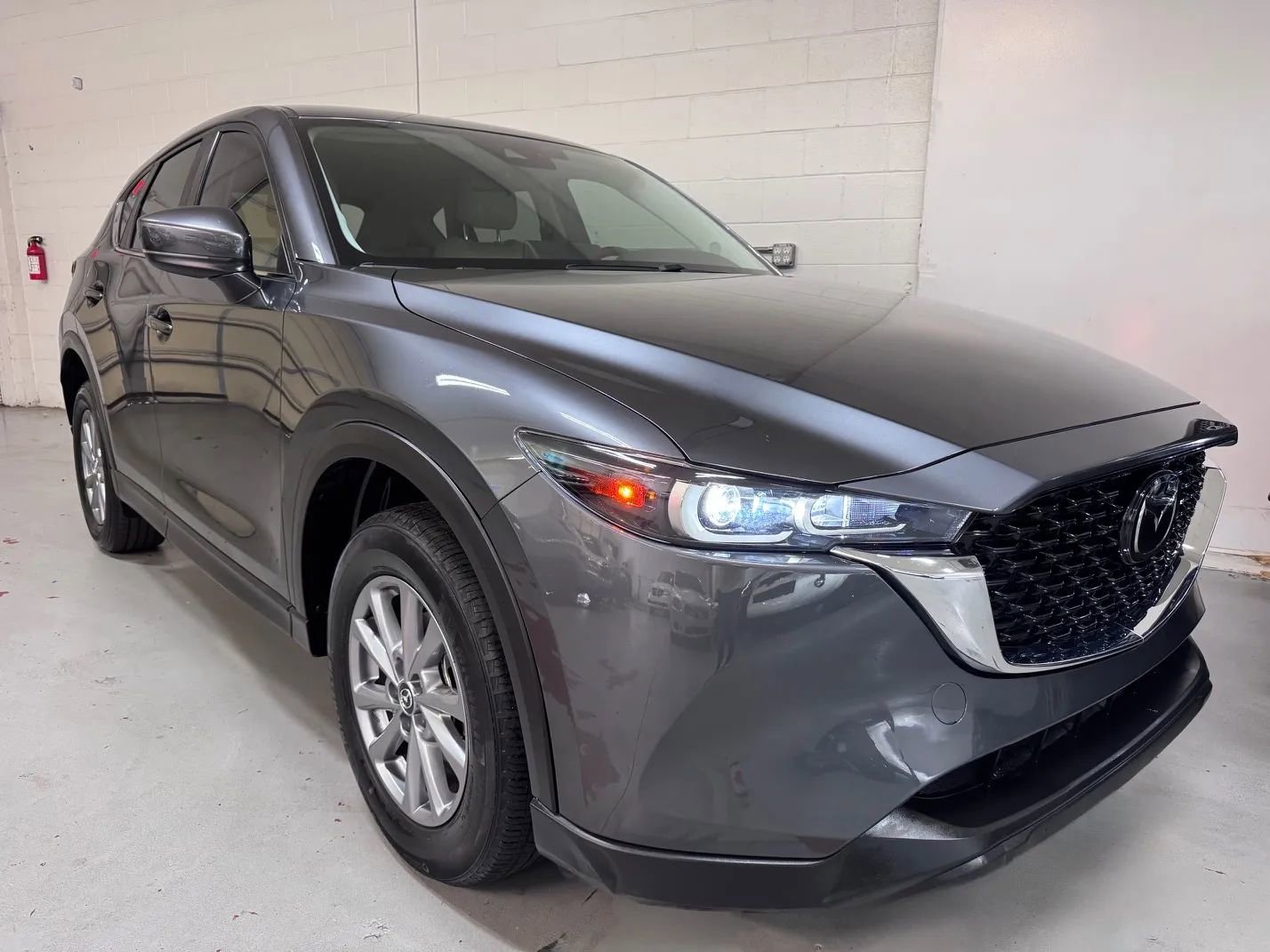 Used 2023 MAZDA CX-5 AWD 2.5 S w/ Select Package image 1
