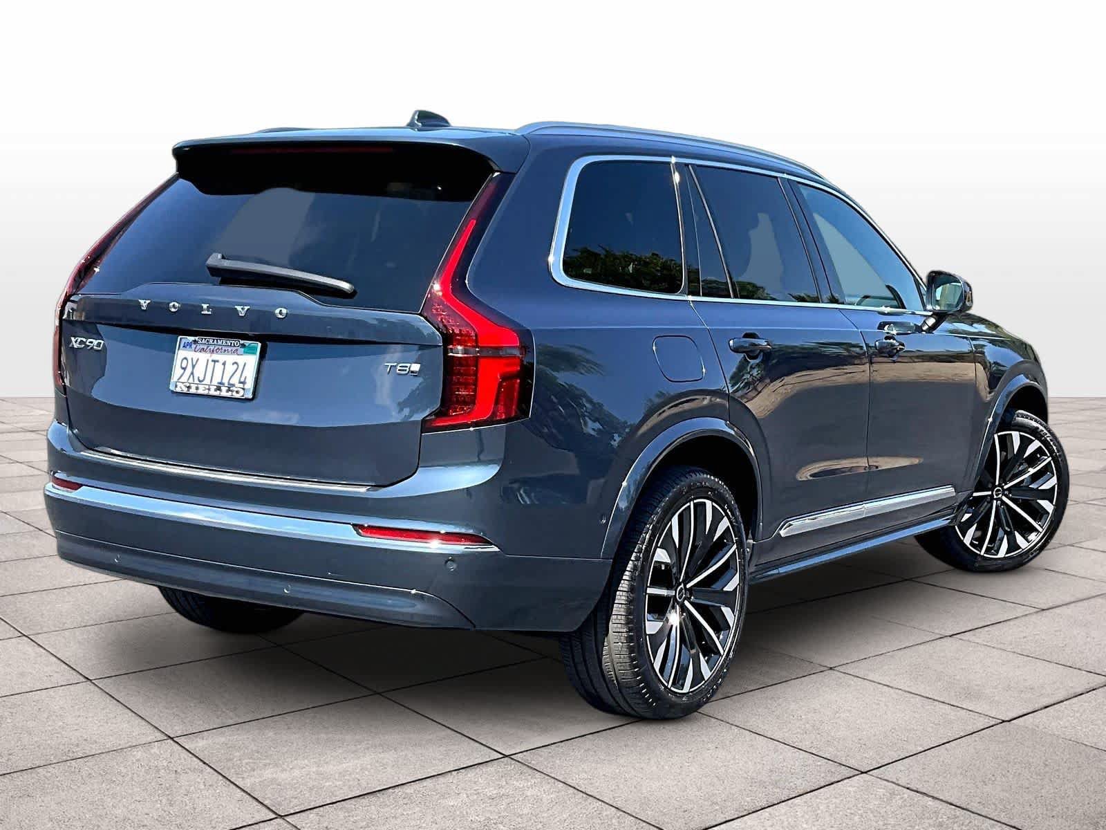 Used 2026 Volvo XC90 T8 Plus w/ Protection Package Premier AWD/4WD image 16