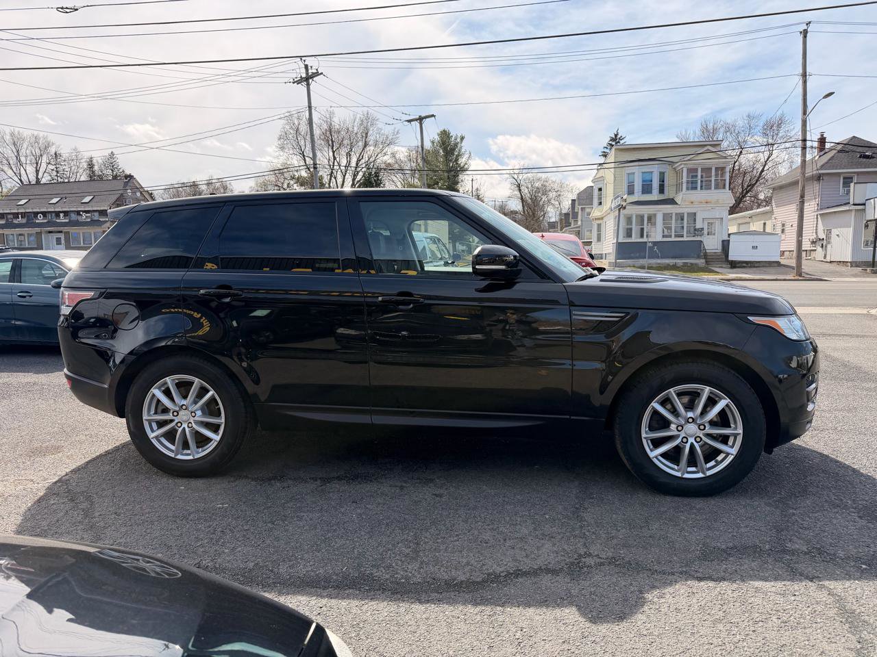 Used 2016 Land Rover Range Rover Sport SE image 4