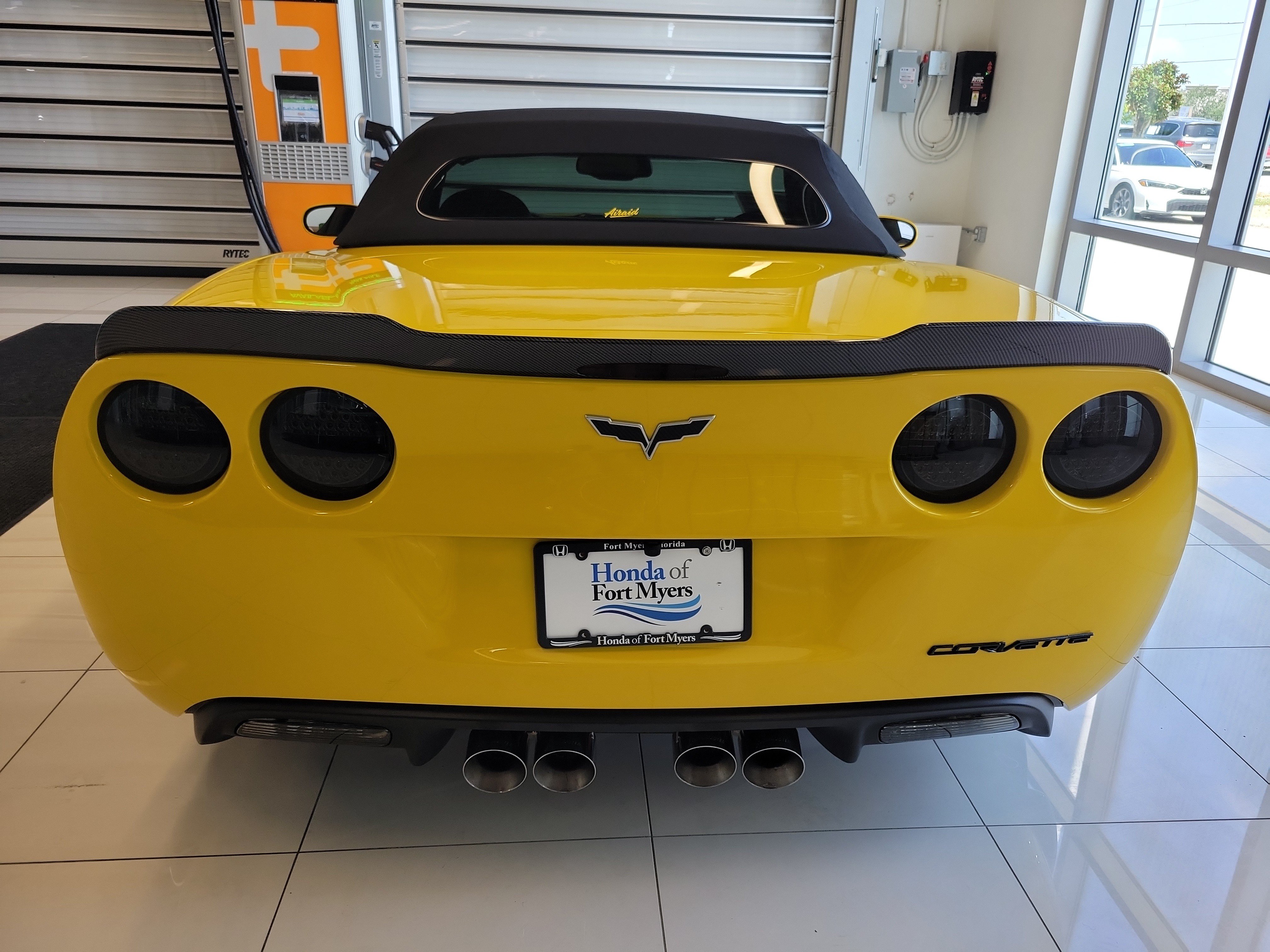 Used 2006 Chevrolet Corvette Convertible w/ Preferred Equipment Group RWD image 5