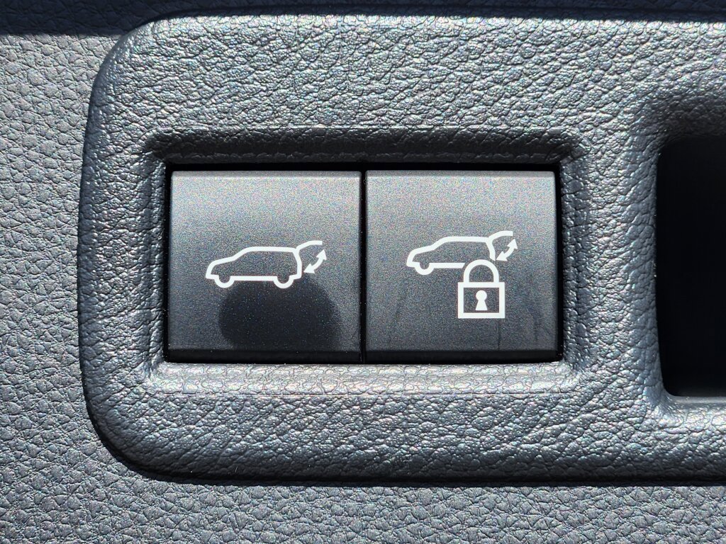 Used 2024 Toyota Venza Nightshade image 13