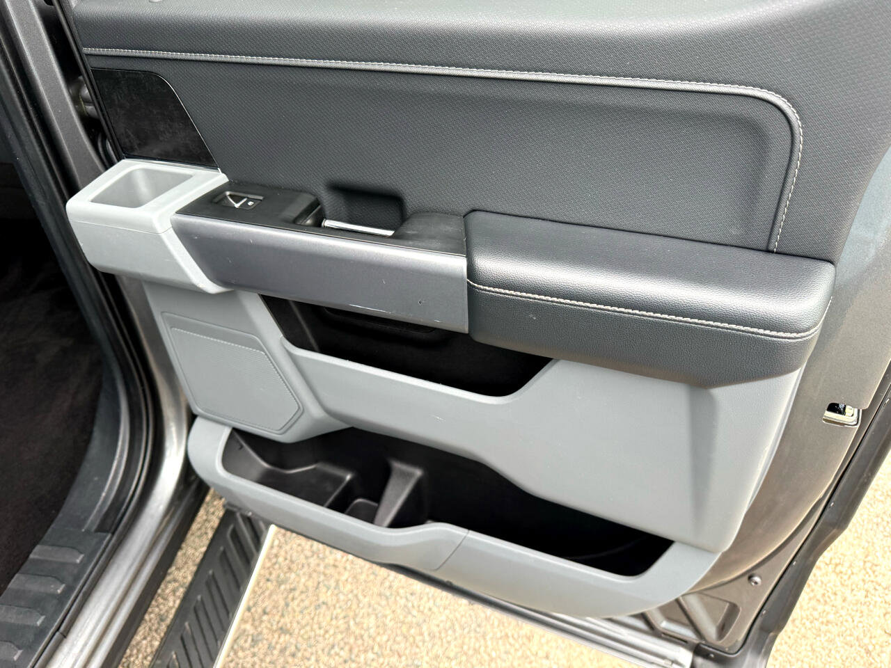 Used 2022 Ford F150 XLT w/ Equipment Group 302A High image 34