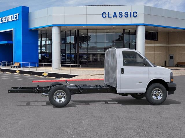 New 2026 Chevrolet Express 3500 RWD image 5