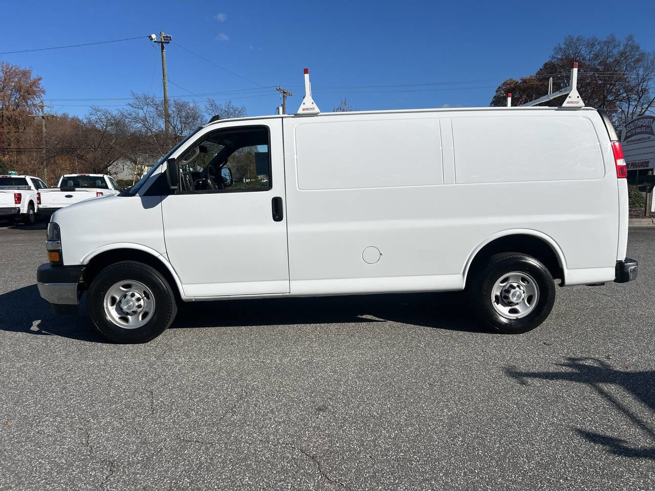 Used 2018 Chevrolet Express 2500 w/ Driver Convenience Package image 11