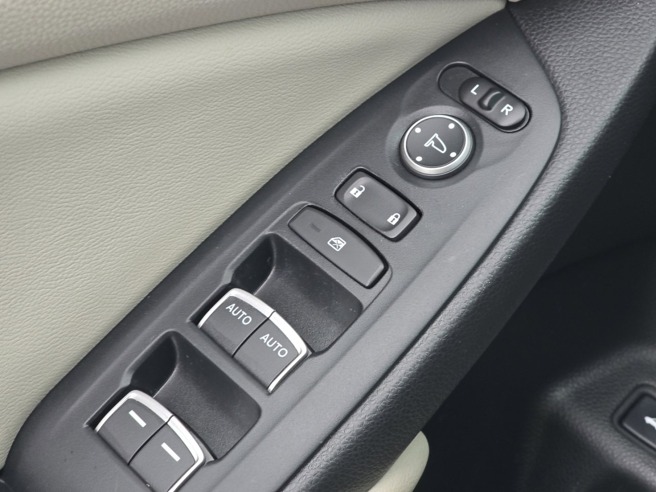 Certified 2018 Honda Accord EX-L image 27