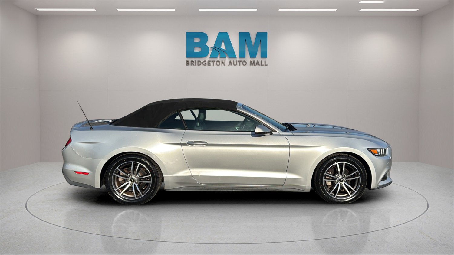 Used 2016 Ford Mustang Premium image 8