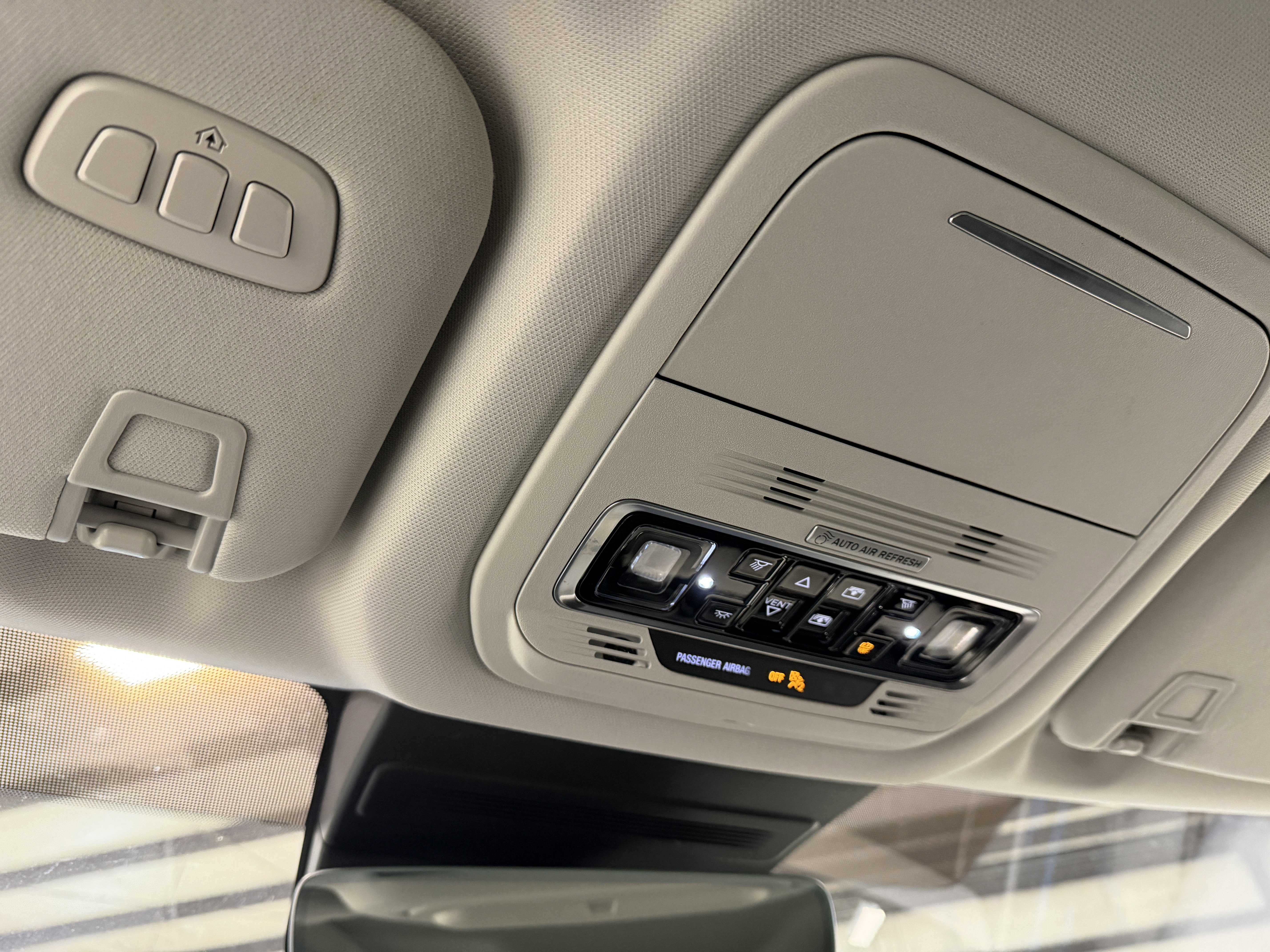 Used 2025 Lincoln Nautilus Reserve image 9