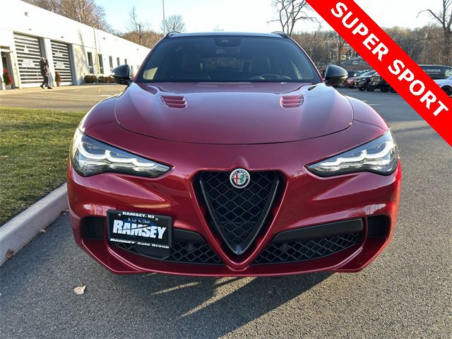 Used 2024 Alfa Romeo Stelvio Quadrifoglio image 3