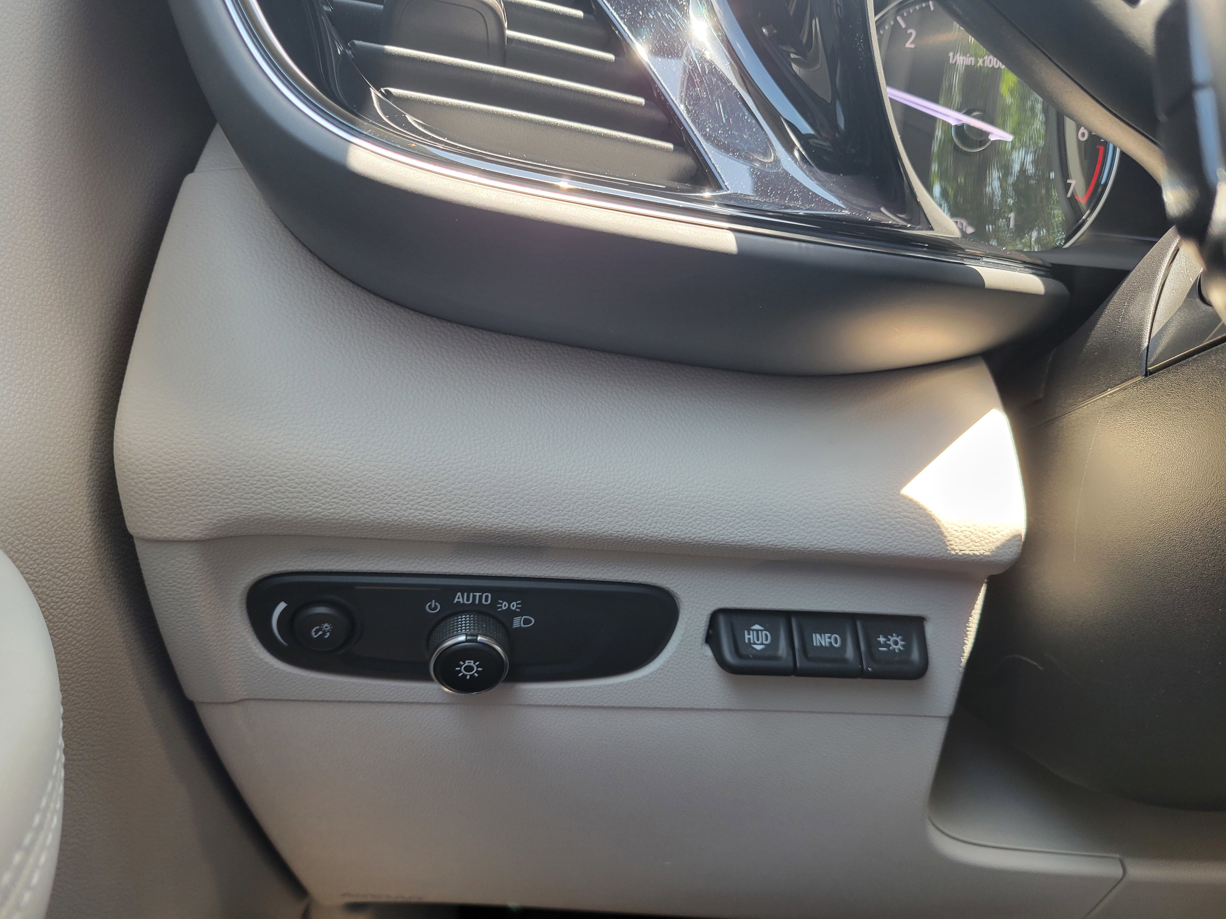 Certified 2023 Buick Envision Avenir AWD/4WD image 20