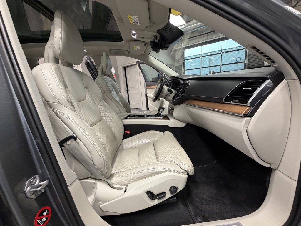 Used 2017 Volvo XC90 T6 Inscription w/ Vision Package image 48