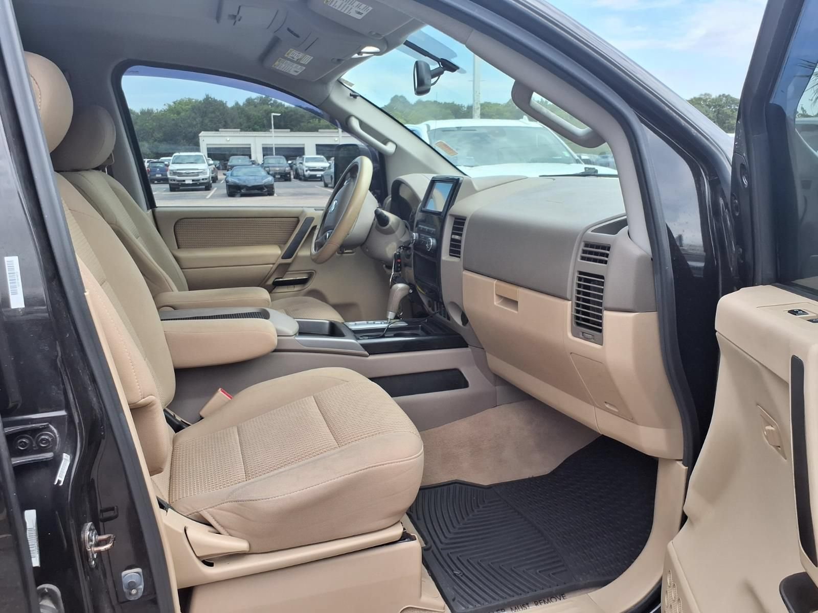 Used 2014 Nissan Titan SV w/ SV Value Truck Package RWD image 11