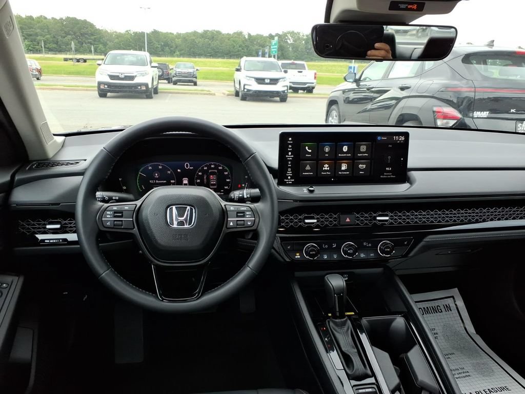 Used 2025 Honda Accord EX-L image 9