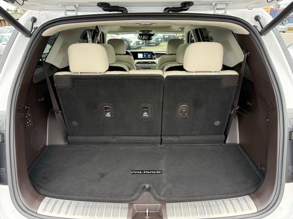 Used 2021 Hyundai Palisade Calligraphy w/ Winter Package image 11