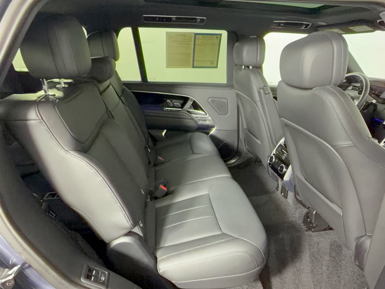 Used 2024 Land Rover Range Rover Long Wheelbase SE AWD/4WD image 29