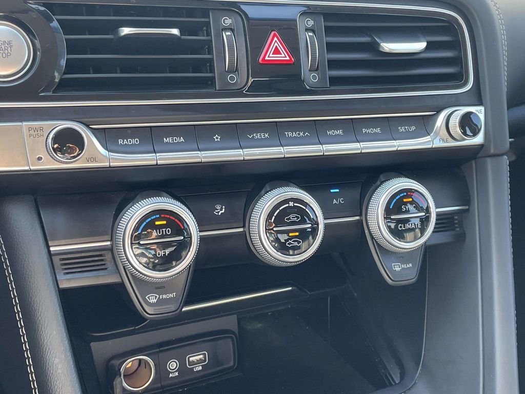Used 2020 Genesis G70 2.0T RWD image 25