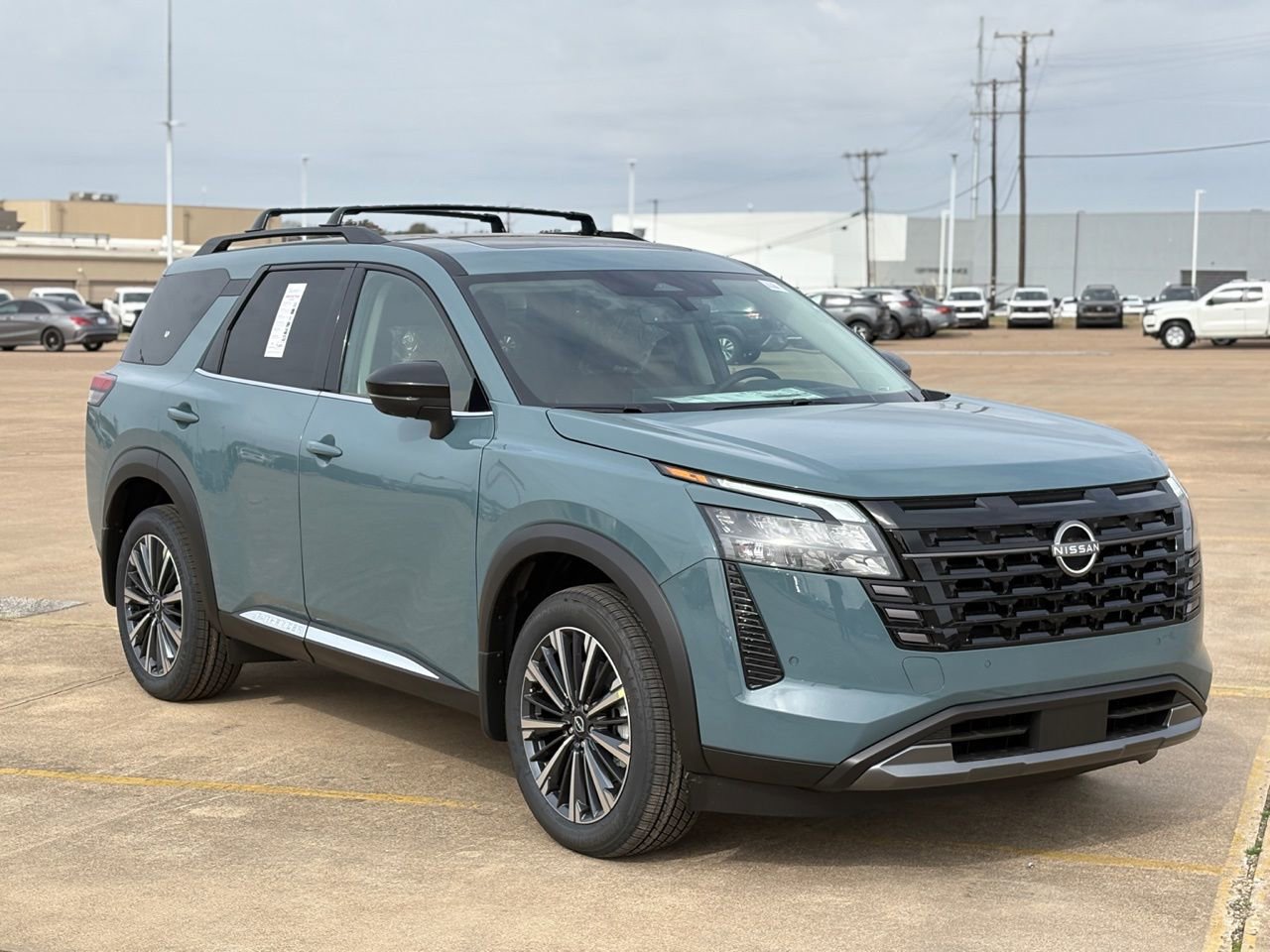 New 2026 Nissan Pathfinder Platinum image 5