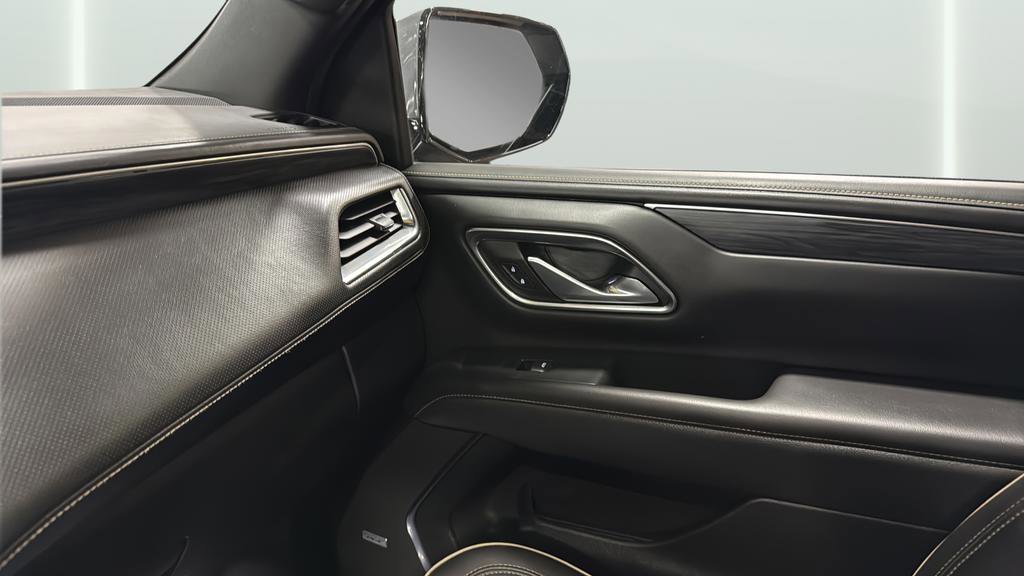 Used 2021 GMC Yukon XL SLT w/ Rear Media and Nav Package image 13