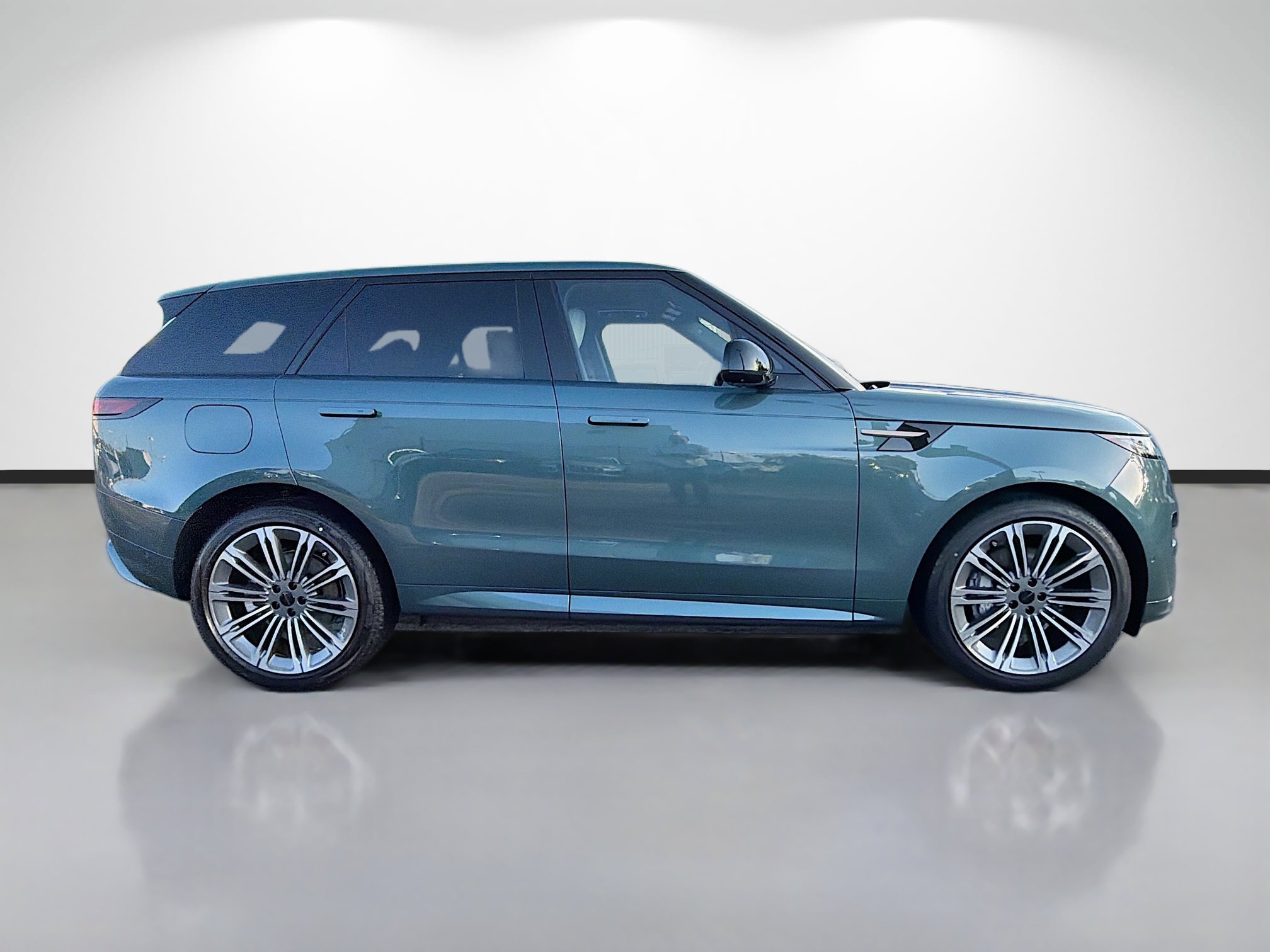 New 2026 Land Rover Range Rover Sport Dynamic SE AWD/4WD image 6