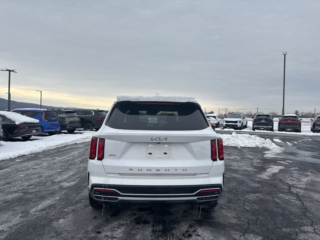 Certified 2022 Kia Sorento SX image 4