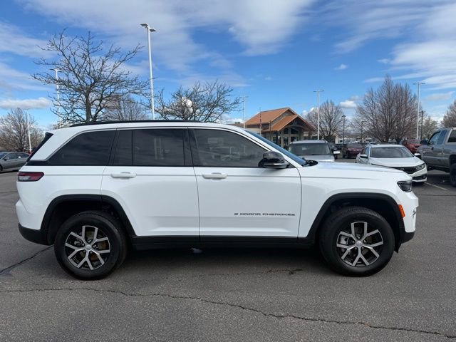 Used 2024 Jeep Grand Cherokee Limited image 5