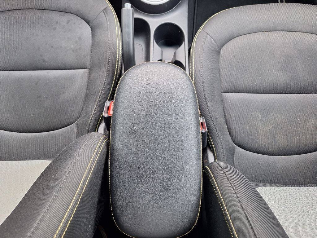 Used 2016 Kia Soul + FWD image 31