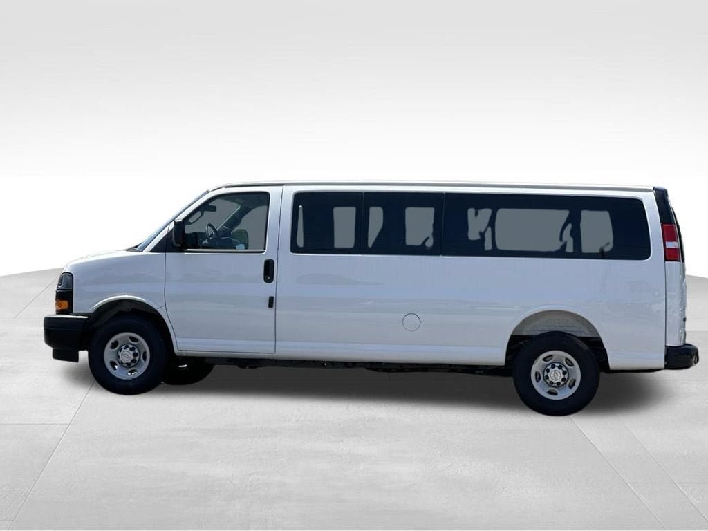 New 2026 Chevrolet Express 3500 LS RWD image 9