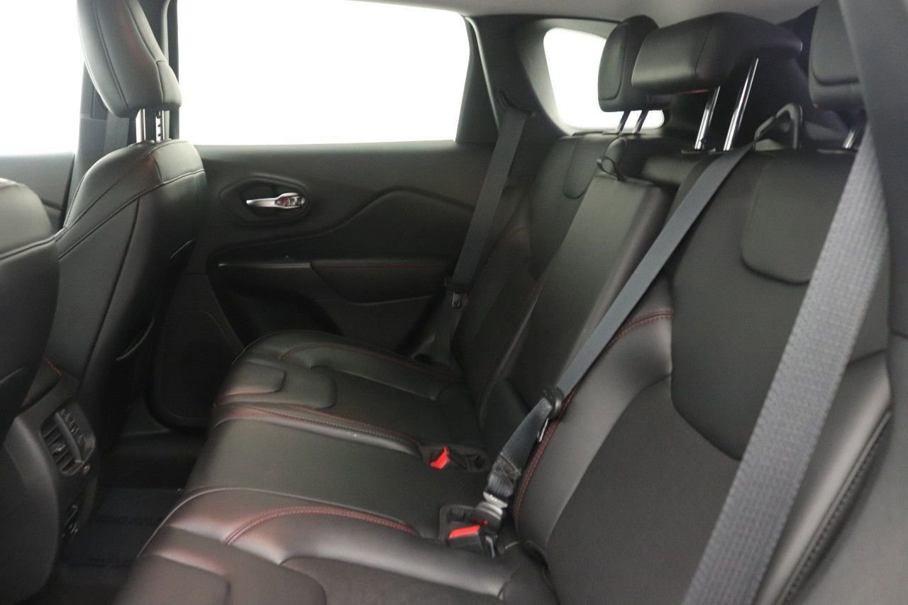 Used 2020 Jeep Cherokee Trailhawk w/ Cold Weather Group image 32