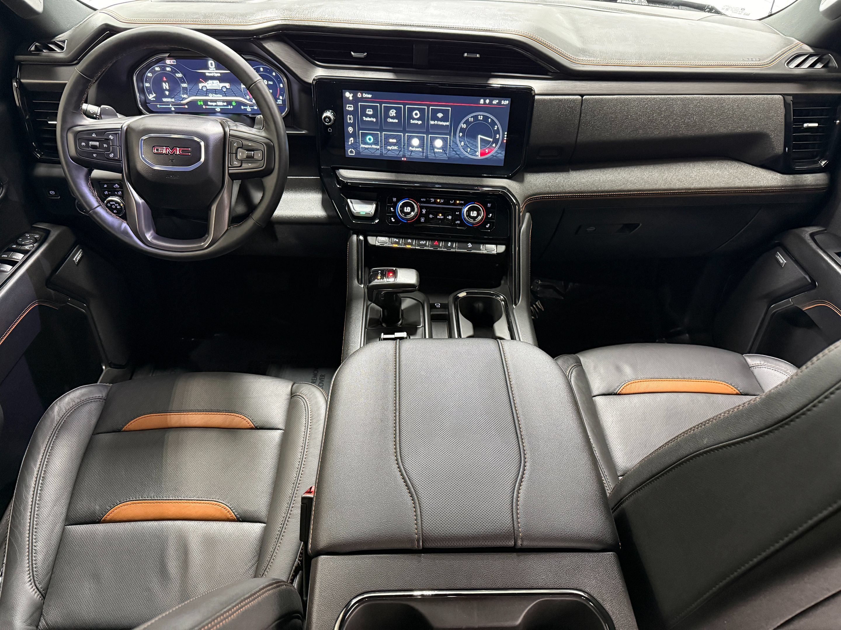 Used 2024 GMC Sierra 1500 AT4 w/ Technology Package AWD/4WD image 17