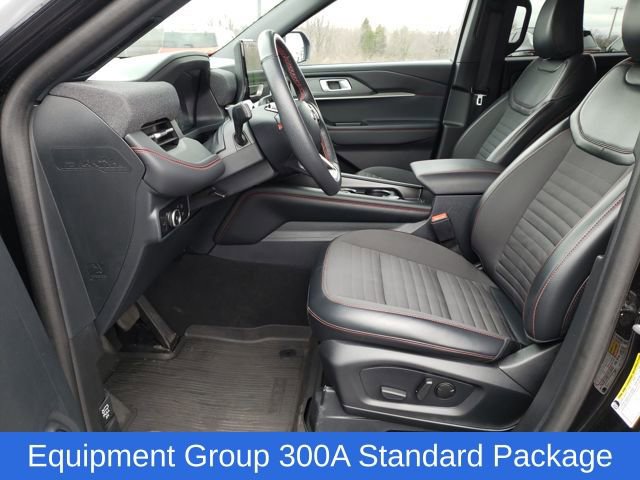 Used 2025 Ford Explorer ST-Line w/ ST-Line Street Pack image 17