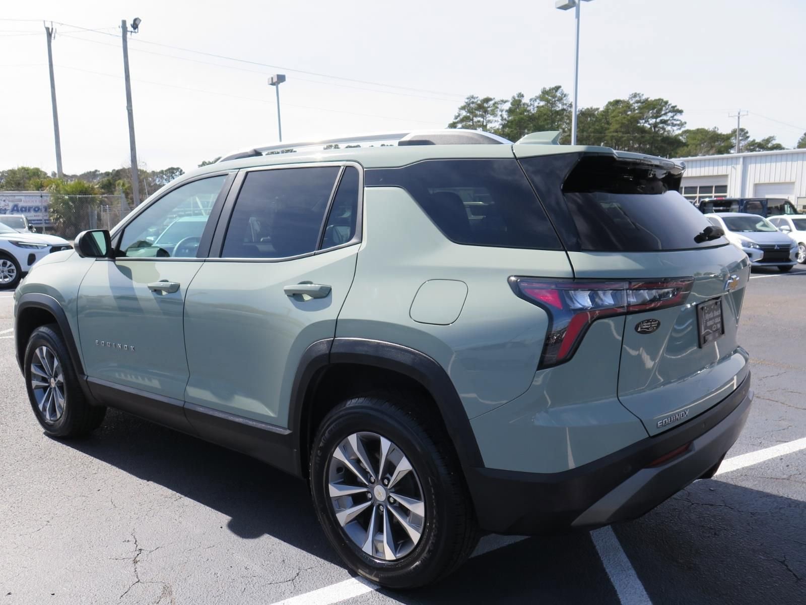 Used 2025 Chevrolet Equinox LT w/ Convenience Package II image 5