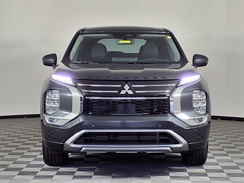 New 2025 Mitsubishi Outlander SE image 2