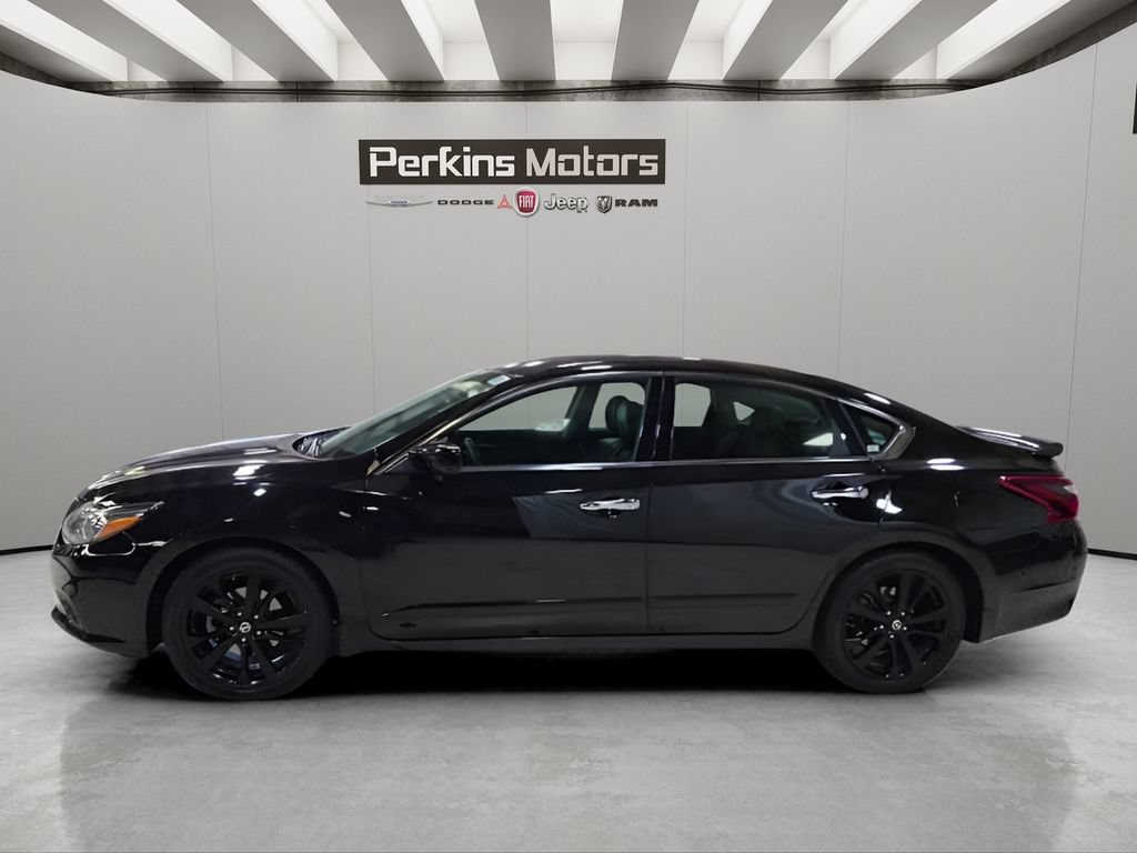 Used 2018 Nissan Altima 2.5 SR w/ SR Midnight Edition FWD image 2