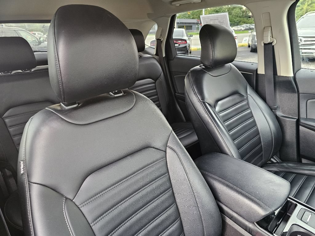 Used 2019 Ford Edge SEL w/ Equipment Group 201A AWD/4WD image 42