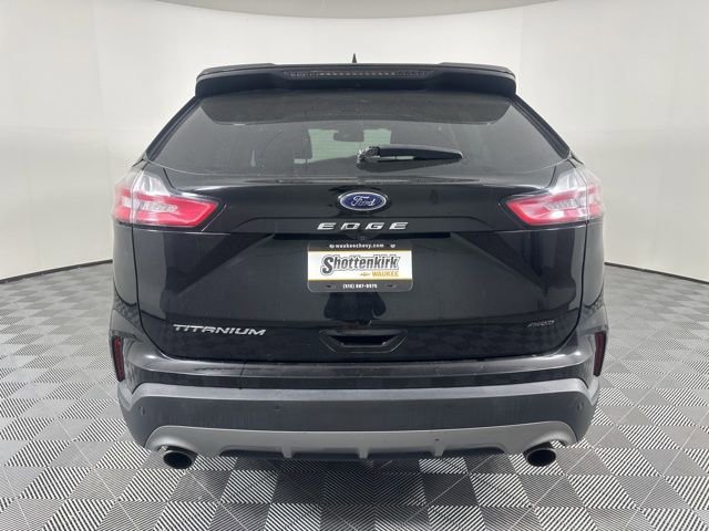 Used 2022 Ford Edge Titanium w/ Equipment Group 301A image 4