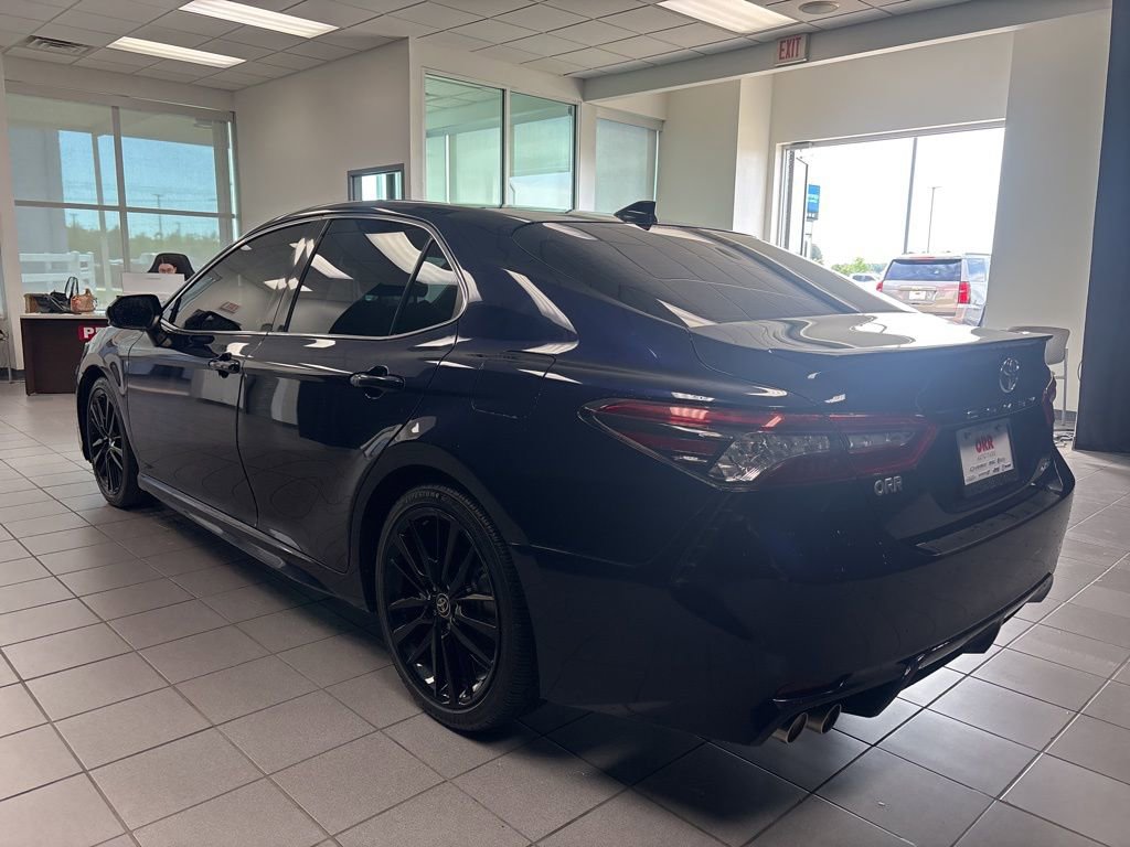 Used 2021 Toyota Camry XSE FWD image 5