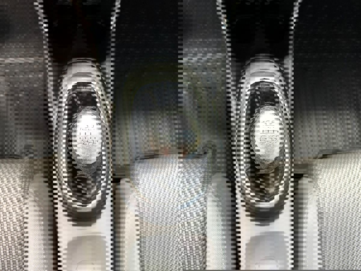 Used 2011 Honda CR-Z EX image 29