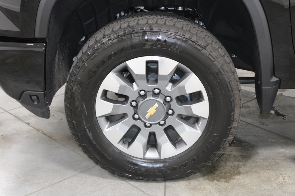 Used 2026 Chevrolet Silverado 2500 Custom w/ Custom Value Package AWD/4WD image 23