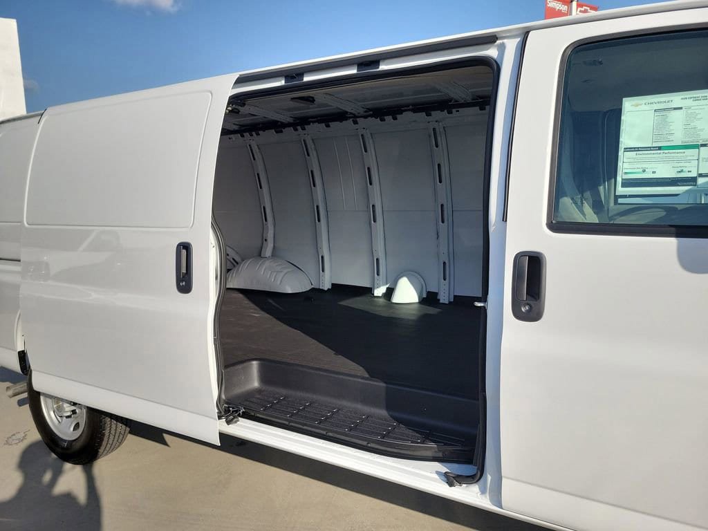 New 2026 Chevrolet Express 3500 Extended RWD image 13
