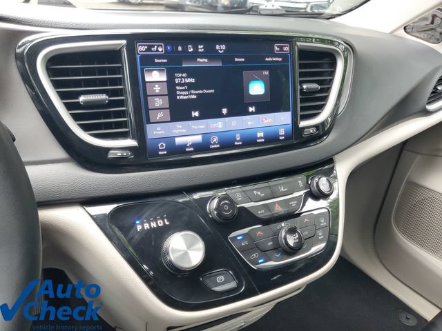 Used 2024 Chrysler Pacifica Touring-L FWD image 24