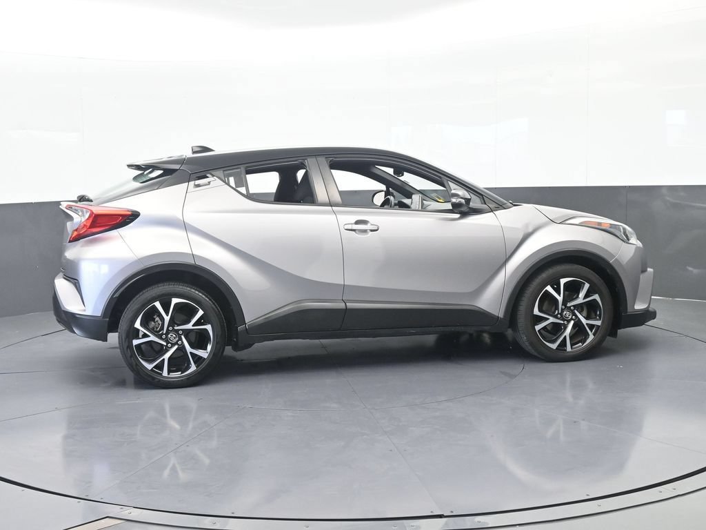 Used 2019 Toyota C-HR XLE FWD image 7